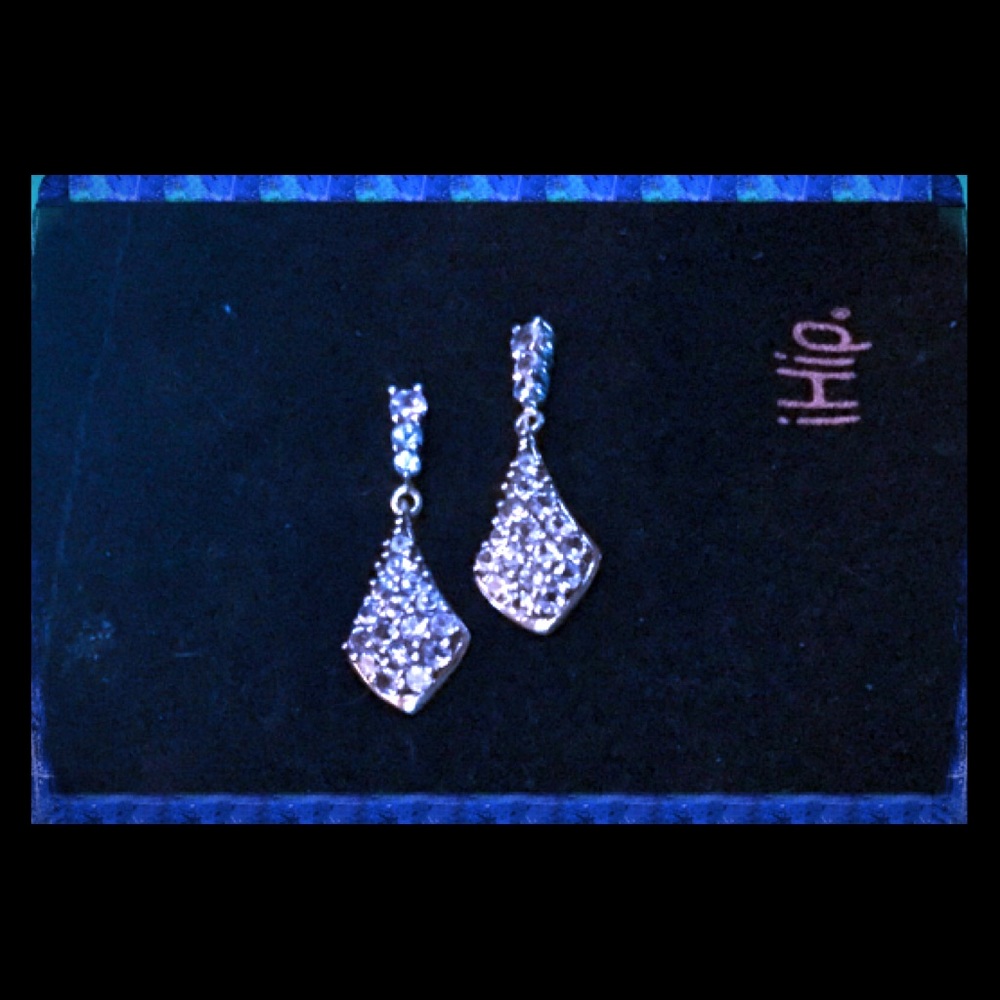 Tanzanite Earrings set in Sterling Silver NWOT